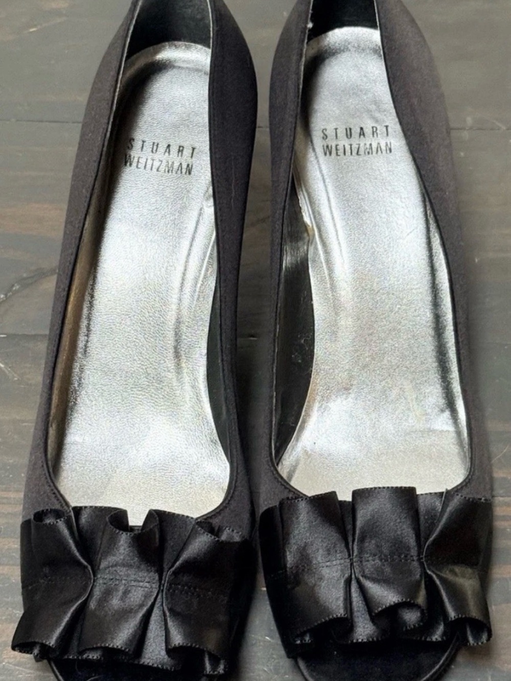 STUART WEITZMAN Women Sz 9.5 Black Satin Peep Toe Ruffle Stiletto Heels GIGIRITZ